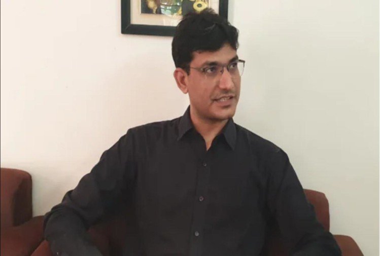 MP Government Issued Notice to IAS Lokesh Jangid in Controversial Chat Issue, Indiscipline not be Tolerated Says Minister Sarang