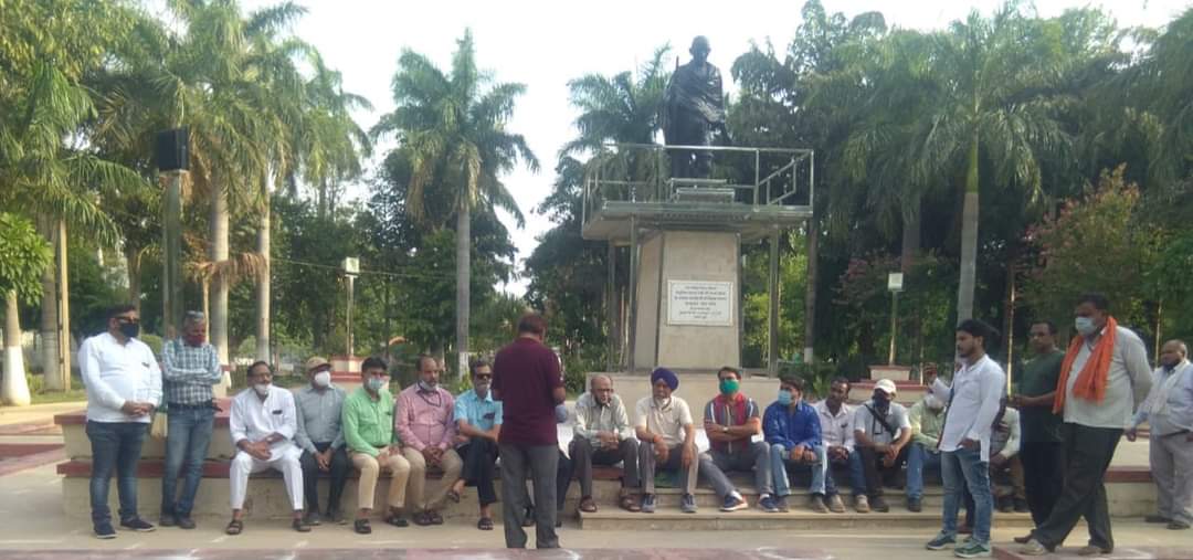 ‘Madhya Pradesh Shramjeevi Patrakar Sangh’ Pays Homage to Journalists, Who Died of Covid ‘Madhya Pradesh Shramjeevi Patrakar Sangh’ Pays Homage to Journalists, Who Died of Covid