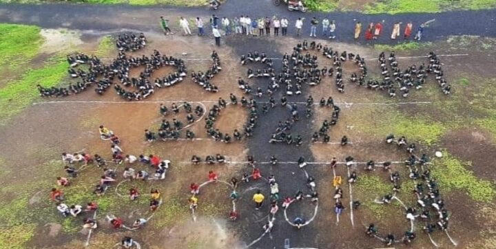 CM Chouhan louds human chain formed by girls’ students in Barwani for plantation