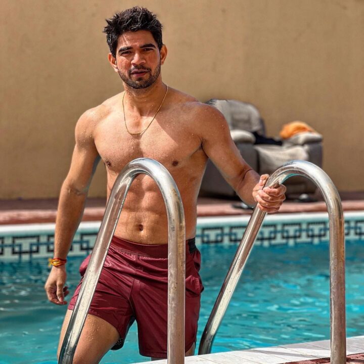 Gully Cricketer, Sunil turns into international fitness trainer for film and sports celebrities Gully Cricketer, Sunil turns into international fitness trainer for film and sports celebrities