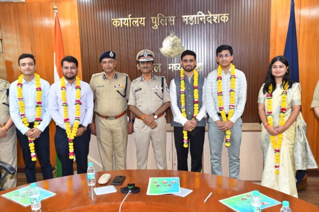 Madhya Pradesh DGP Honours Children of MP Police Personnel Selected in Civil Services