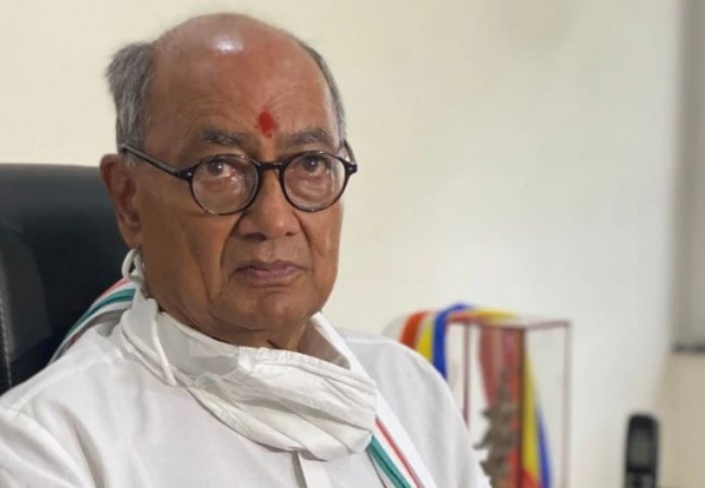 RSS Works Like Termite: Says Digvijay to Congress Workers