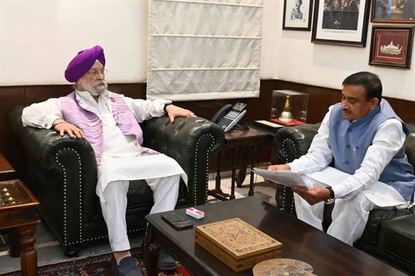MP Minister Bhupendra Singh Calls on Union Minister Hardeep Singh Puri, Urges to Extend Duration of PMAY